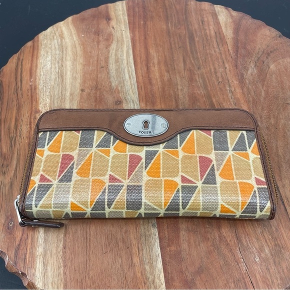 Fossil Key-Per Zip around Clutch wallet in Calypso coated canvas - Picture 1 of 5